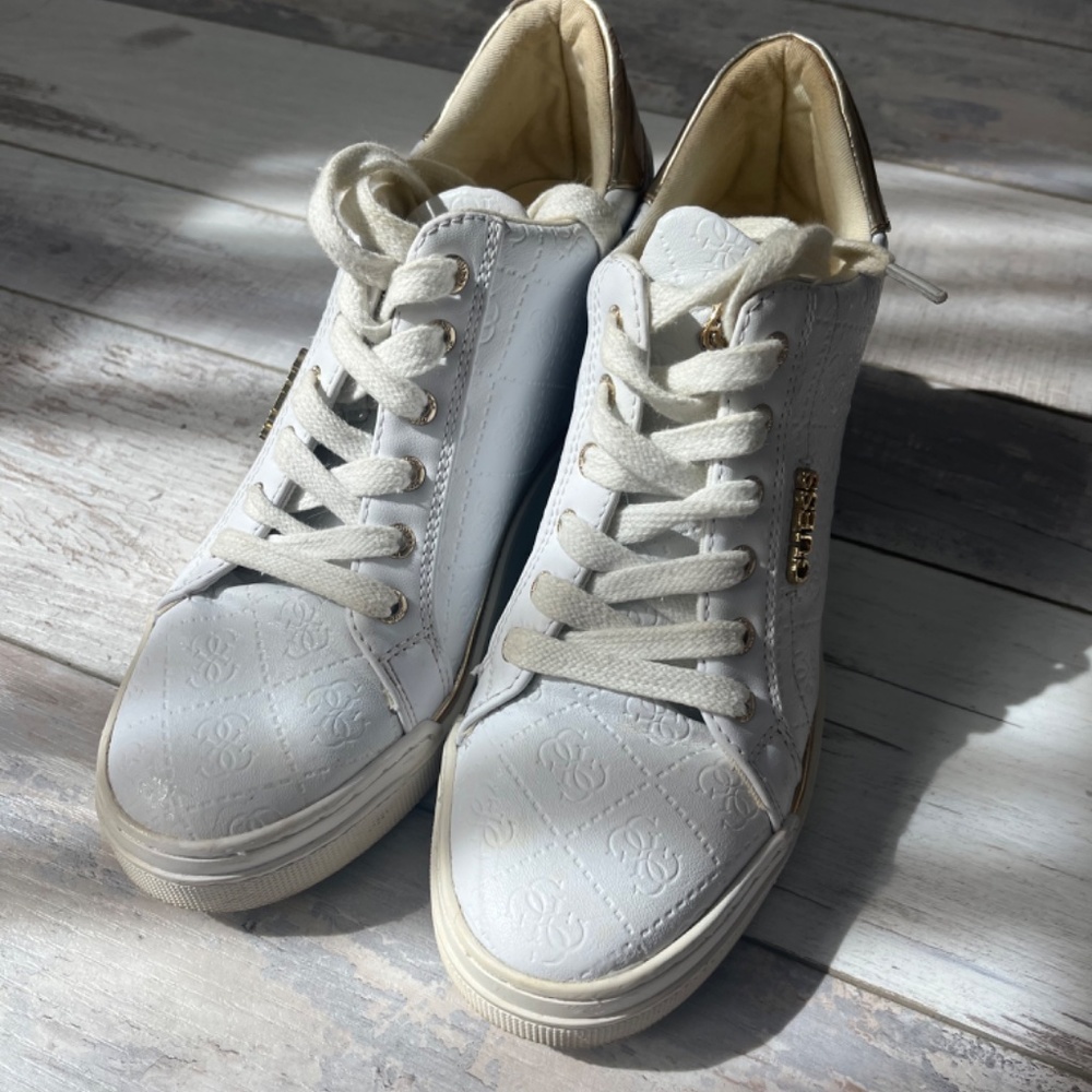 sneakers - Picture 2 of 8